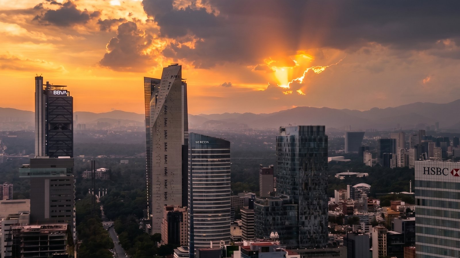La Ciudad de México al atardecer desde la Torre Latinoamericana. Fotografía: Martín Nava Carrera.